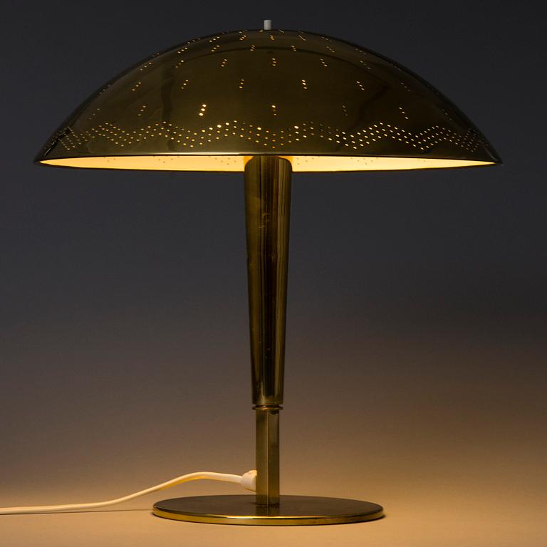 Paavo Tynell, Bordslampa, modell 5061, Idman 1900-talets mitt.