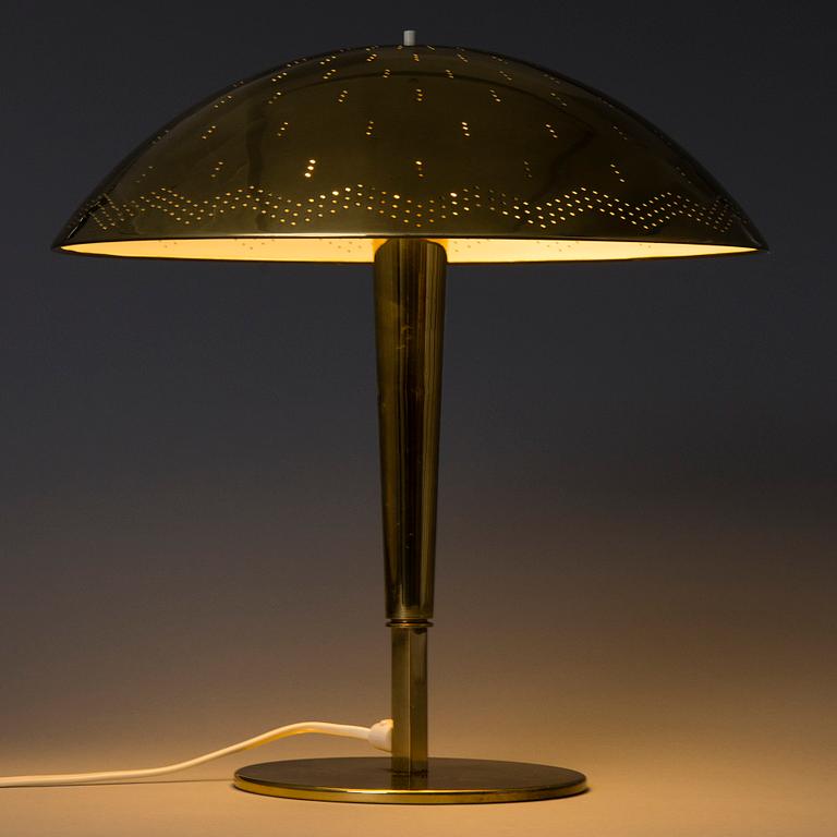 Paavo Tynell, A mid-20th century table lamp model 5061 for Idman Finland.