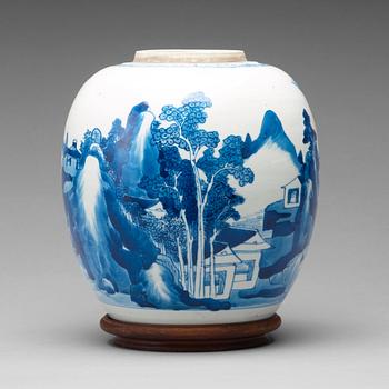 726. A blue and white jar, Qing dynasty, Kangxi (1662-1722).