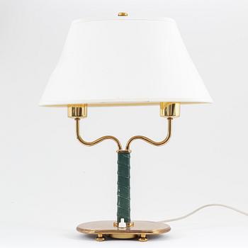 Josef Frank, bordslampa, modell 2388, Firma Svenskt Tenn.