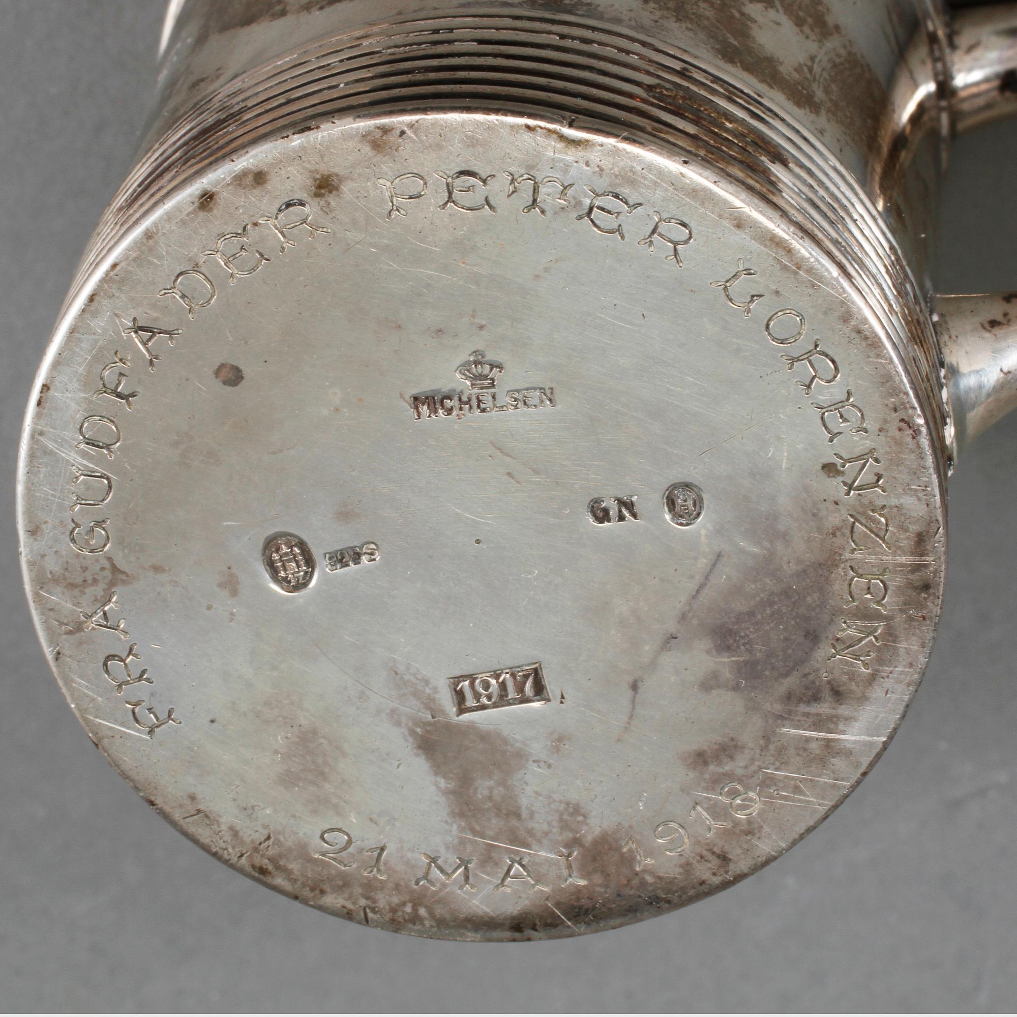BÄGARE, 2 st, silver, Anton Michelsen, Köpenhamn, 1889 samt 1917, vikt 328 g.