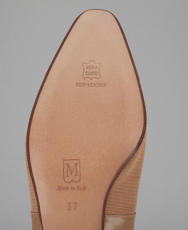 SKOR, pumps, Bruno Magli.