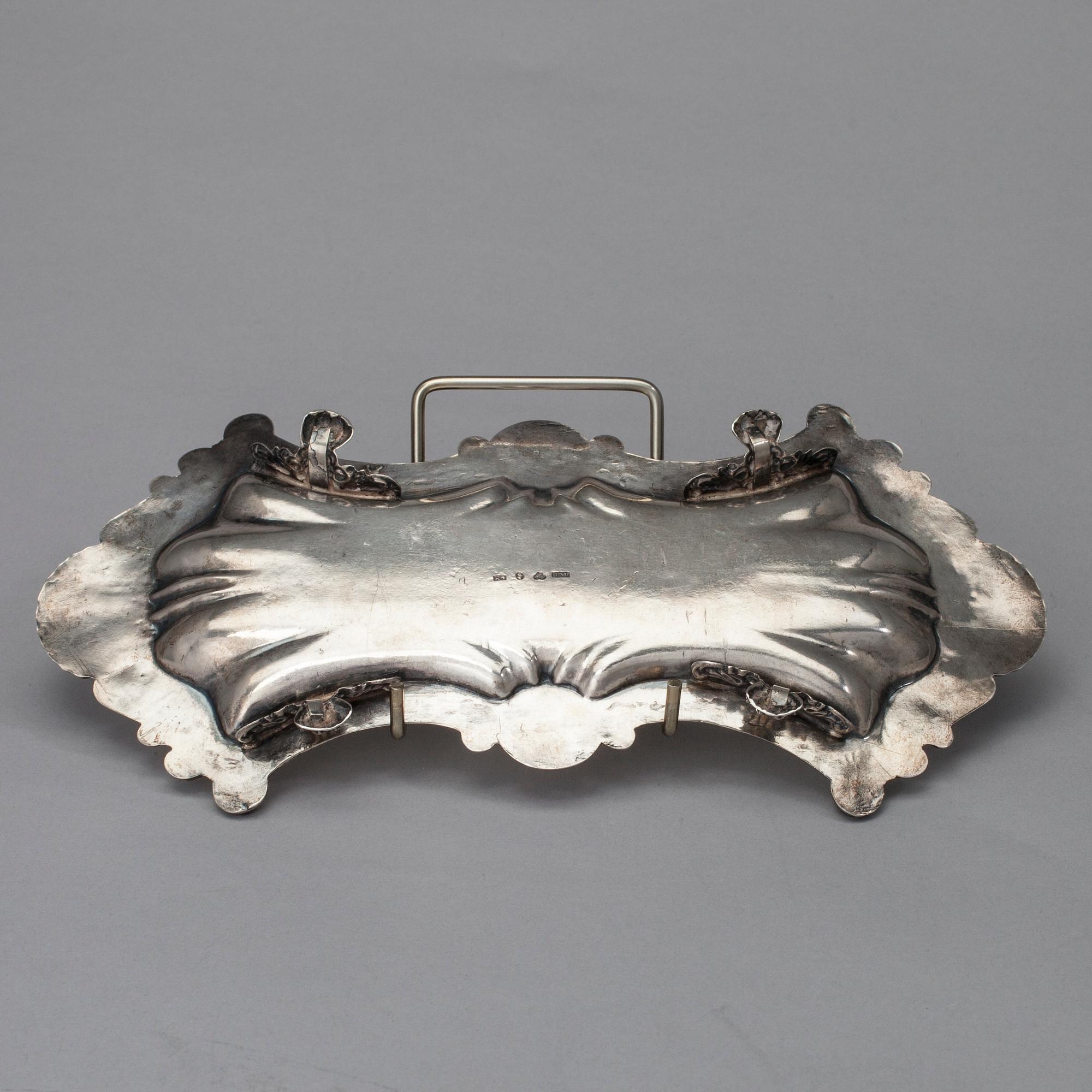 BRICKA FÖR LJUSSAX, silver, Möllenborg, Stockholm 1891, vikt 129 g.