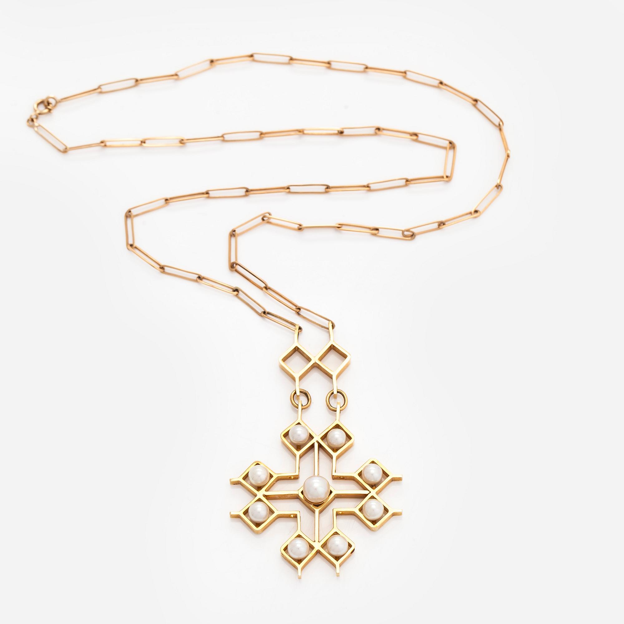 Hänge, 18K guld med odlade pärlor, samt kedja, 14K guld.