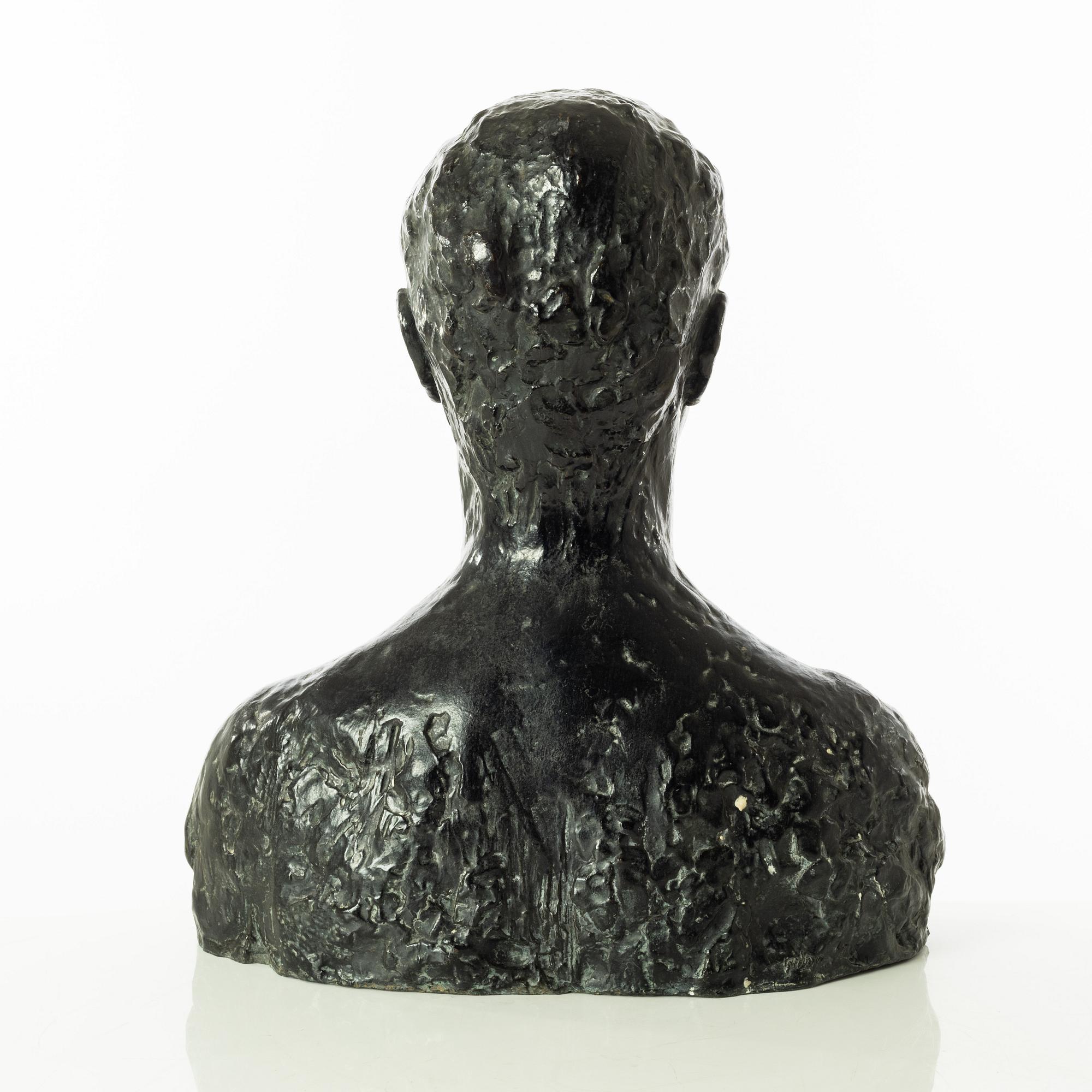 Gudmar Olovson, sculpture. Signed. Numbered. Foundry mark. Bronze, height 49 cm, length 42 cm.