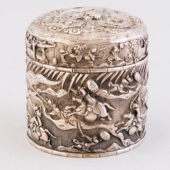 A Chinese silver box. Control marked by A. Tillander, Helsinki 1938.