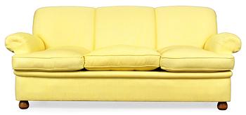 324. JOSEF FRANK, soffa. Firma Svenskt Tenn, modell 703.