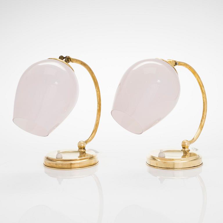 A pair of mid-20th century 'EV 52' tablelamps for itsu.