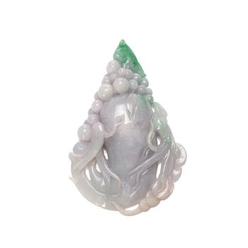 1008. Skulptur, infärgad jade, Kina, 1900-tal.