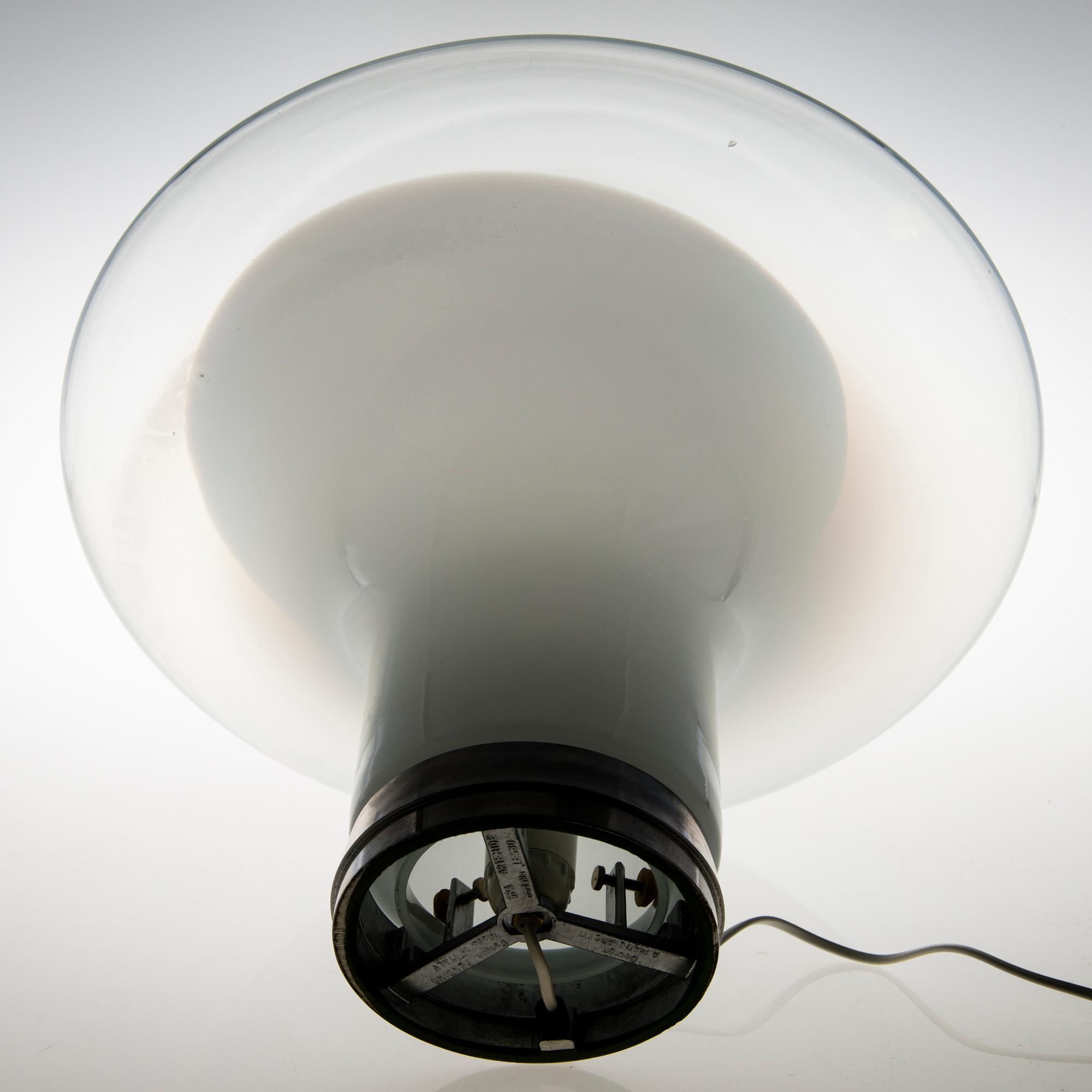 ANGELO MANGIAROTTI, PÖYTÄVALAISIN, "Lesbo", Artemide, Italia, 1980-luku. Malli muotoiltu v. 1967.