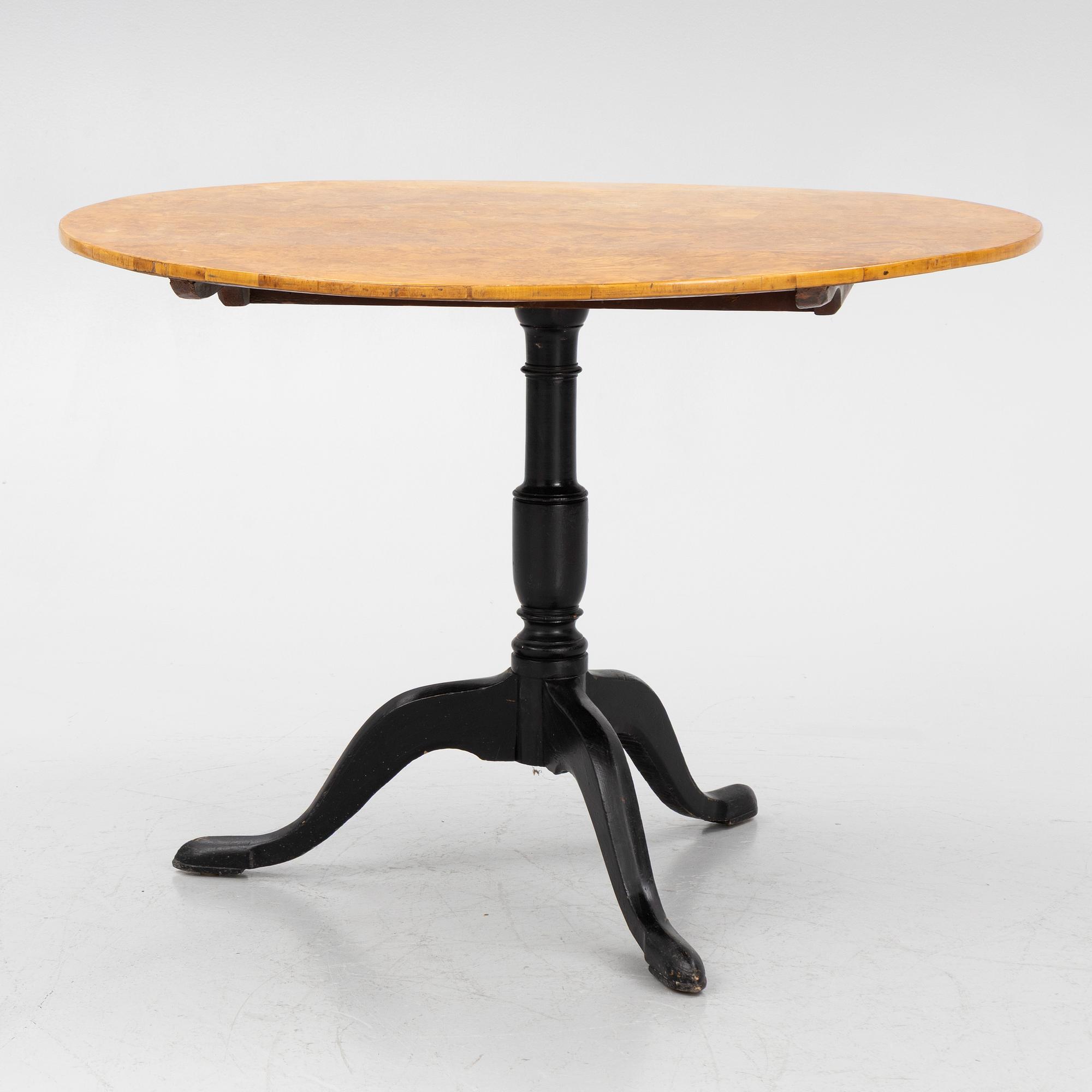 Folding table, alder root veneer circa 1800.