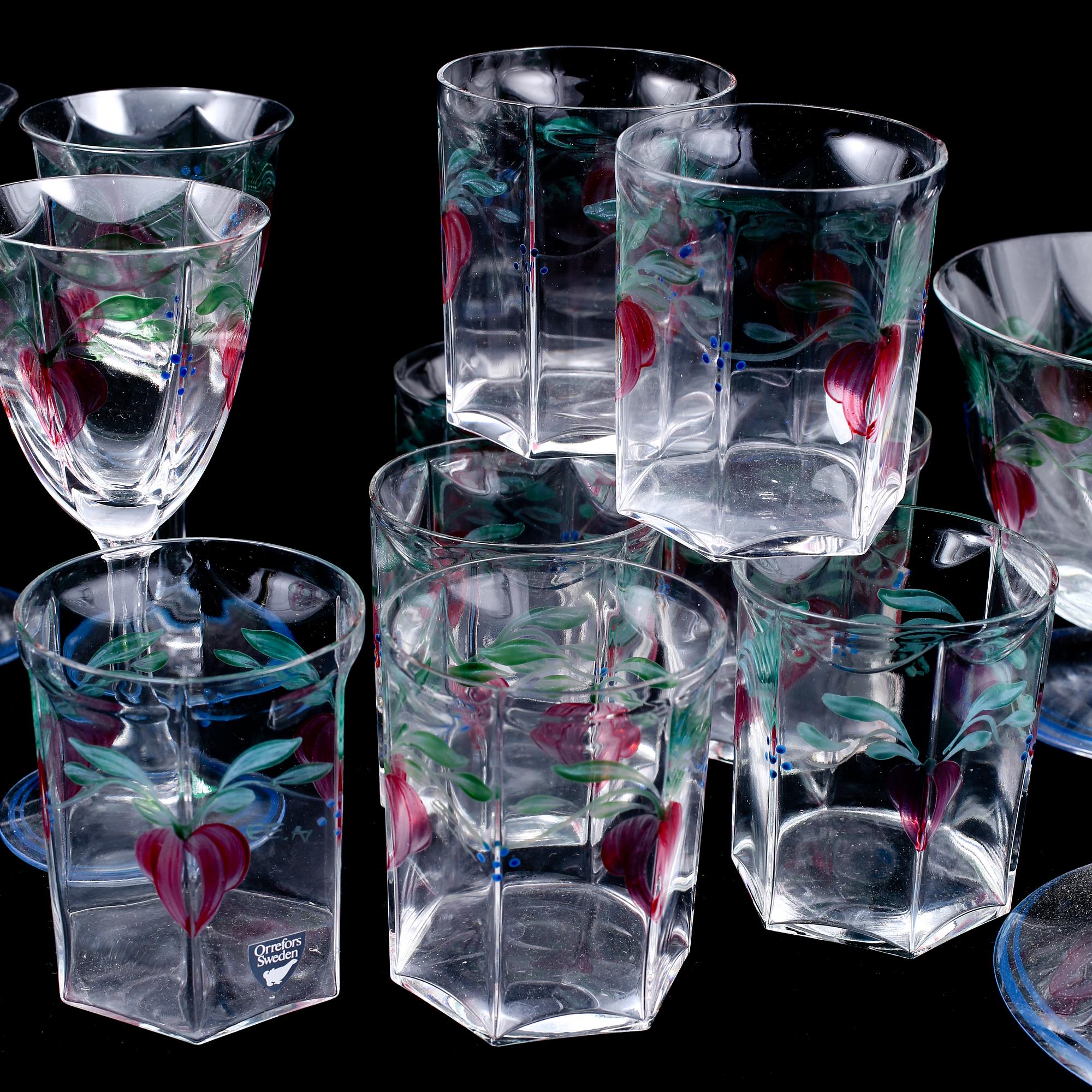 GLASSERVIS, 29 delar "Maja", Eva Englund, Orrefors, sent 1900-tal.