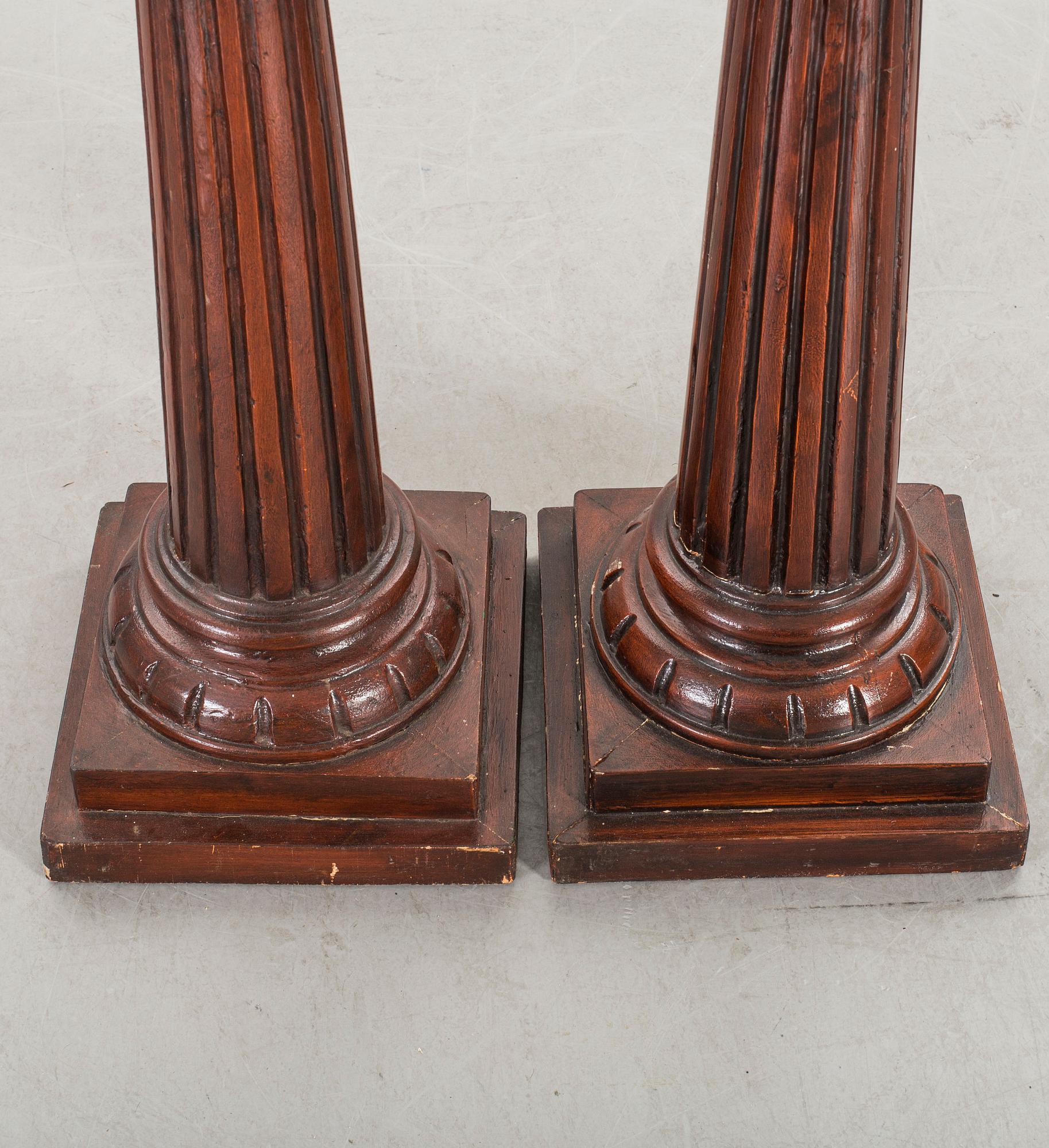 A pair of 20th century pedistals.