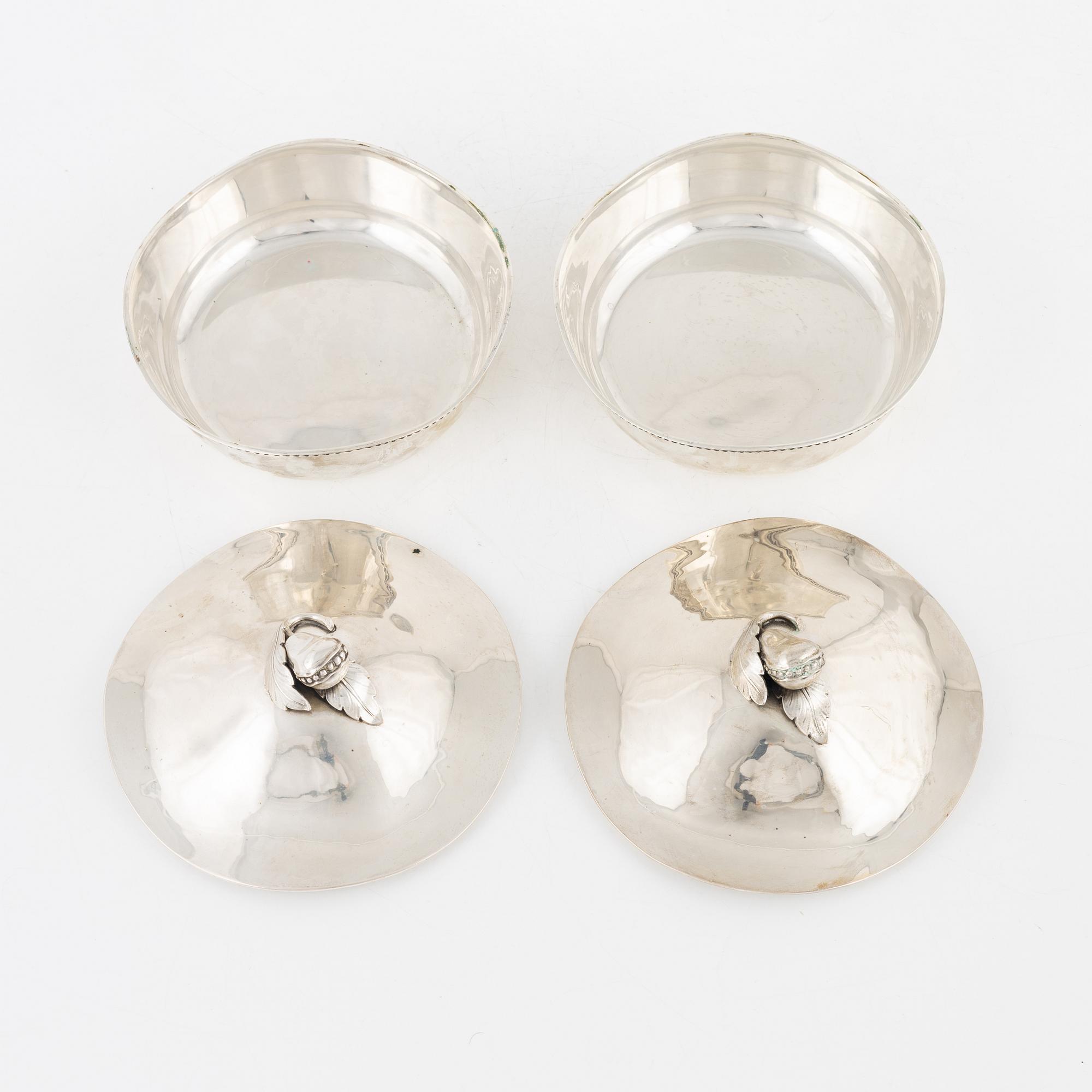 A pair of silver turrens with lid, mark of CF Carlman, Stockholm 1945 and 1947.