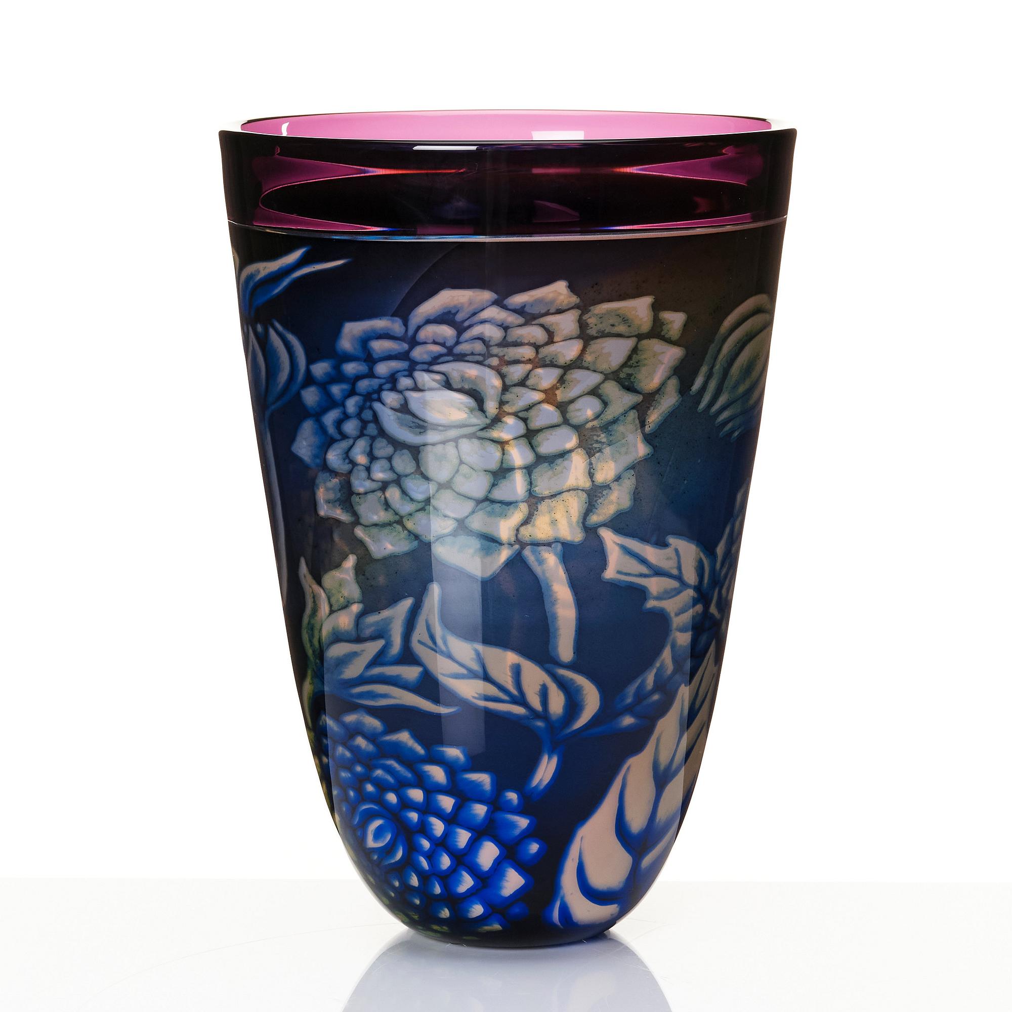 Eva Englund, a 'graal' glass vase, Orrefors, Sweden 1989.