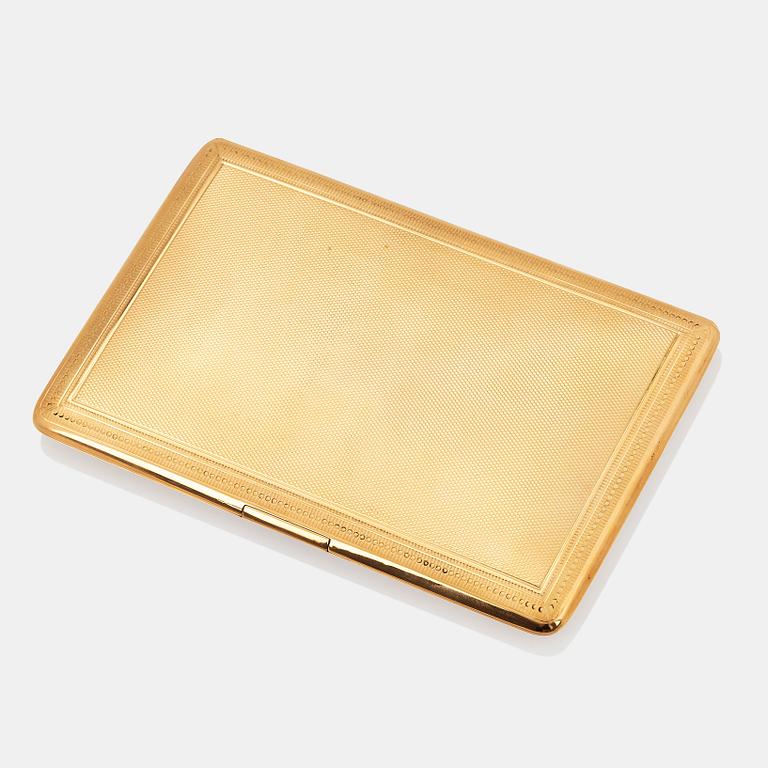 A Mappin & Webb 18K gold cigarette case.