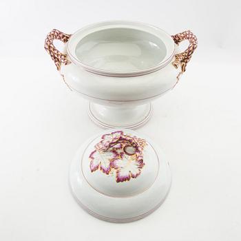 Tureen with lid early 20th century porcelain.