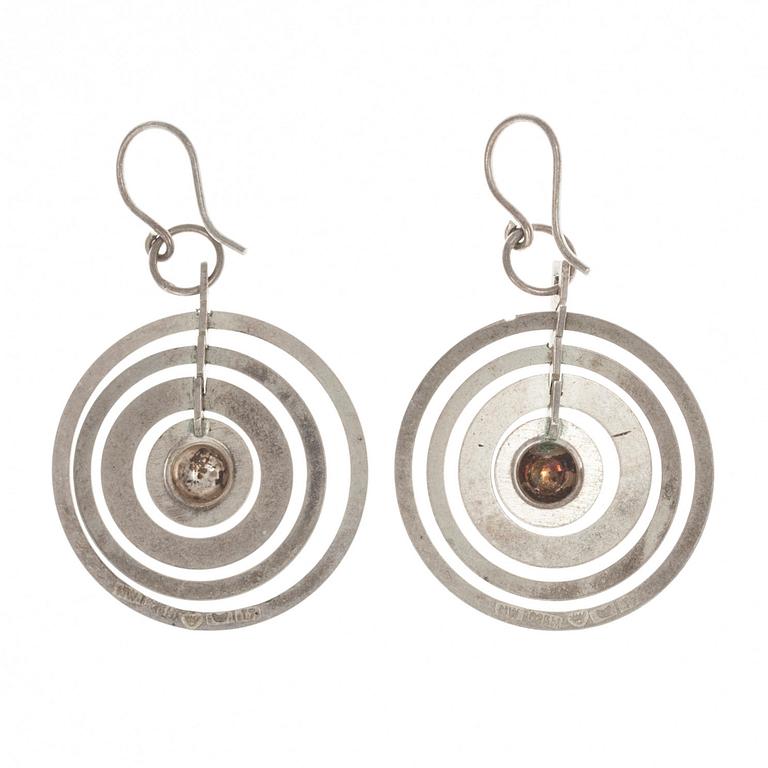 ÖRHÄNGEN, sterling silver, "Silvermåne" Tapio Wirkkala, N. Westerback Helsingfors 1972.