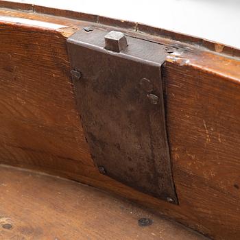 An elm and elm root veneered Rococo chest of drawers, 18th Century.