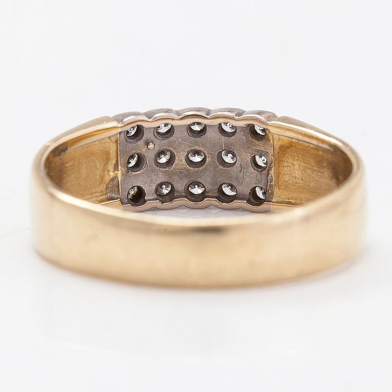 A 14K gold ring, diamonds totalling approx. 0.30 ct, Morris Lindblom & Co, Turku 2005.