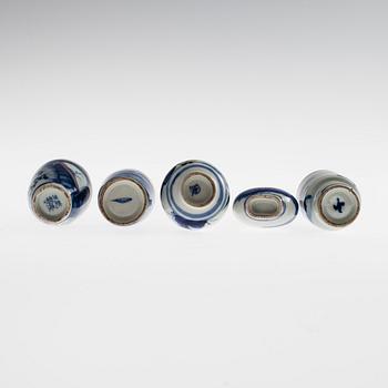 SNUSFLASKOR, 5 st, Kina 1800-talets slut/tidigt 1900-tal.