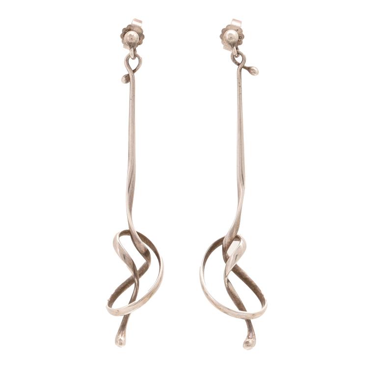 Vivianna Torun Bülow-Hübe, örhängen ett par "Forget me knot" 925 silver för Georg Jensen.