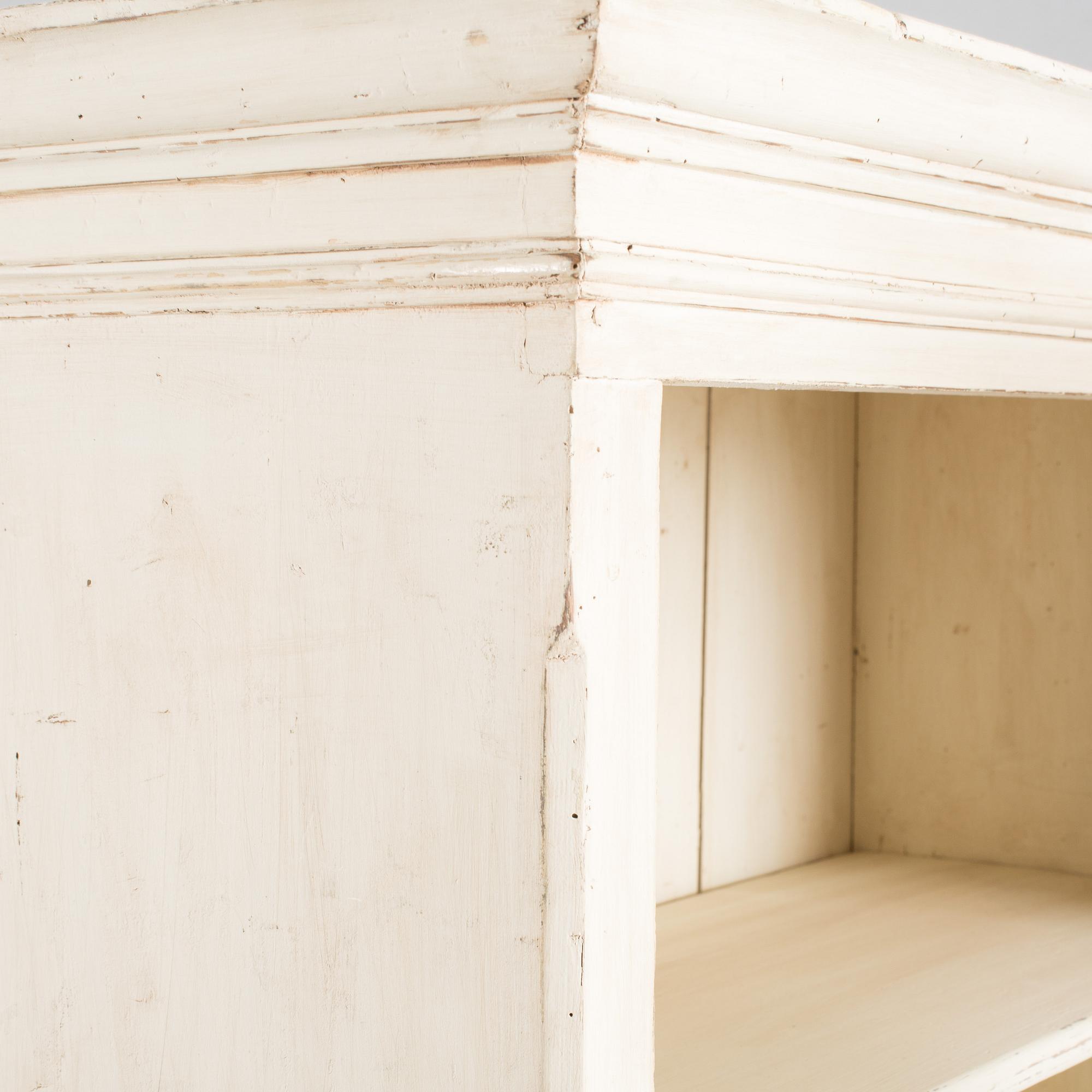 VITRINSKÅP, gustaviansk stil.