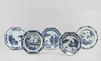 TALLRIKAR, 5 st, porslin, Kina, 1700-tal.