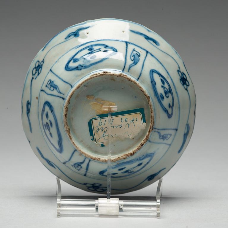 Four blue and white kraak bowls, Ming dynasty, Wanli (1572-1620).