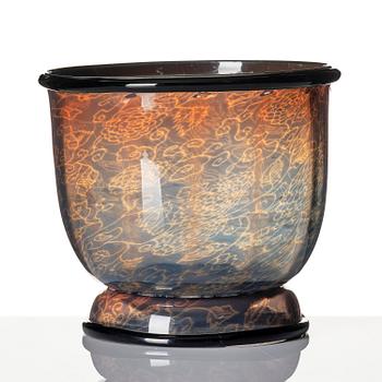 Edward Hald, a graal glass bowl, Orrefors, 1918, no 535.