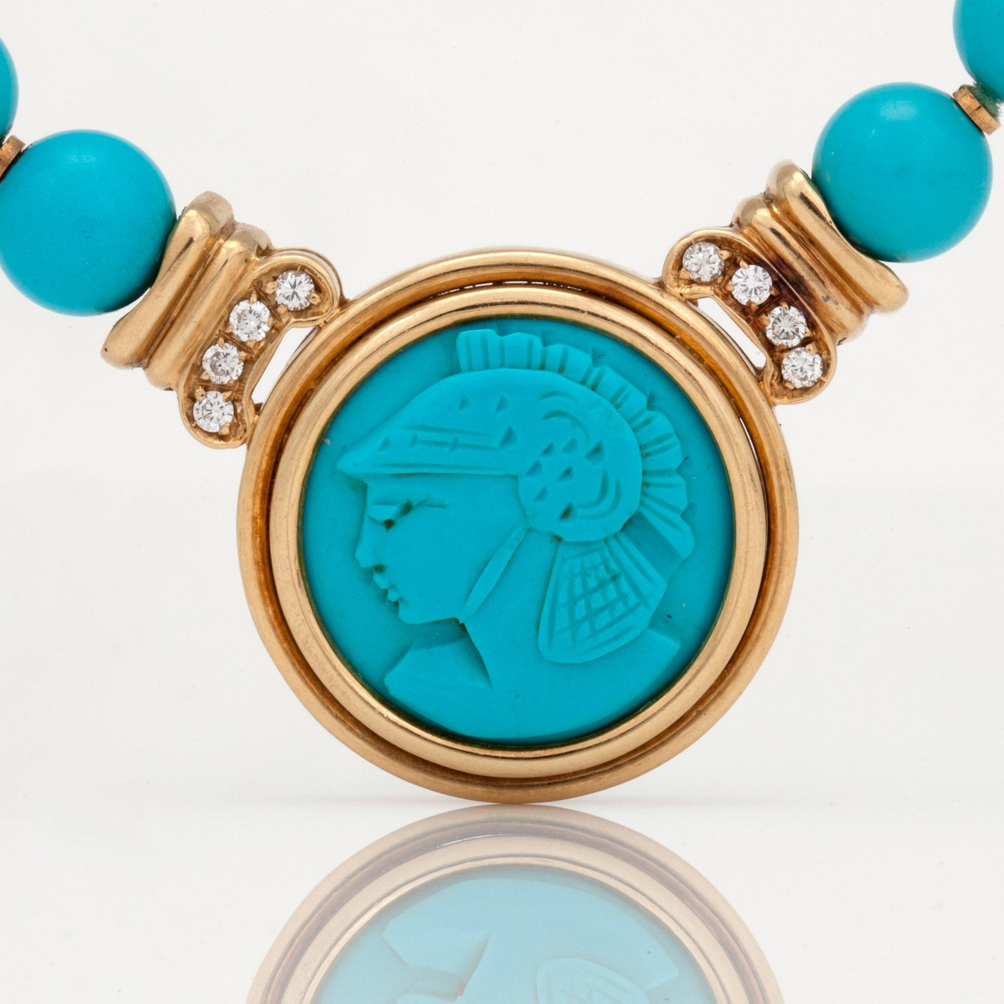 COLLIER med briljantslipade diamanter, snidad turkos samt turkoskulor.
