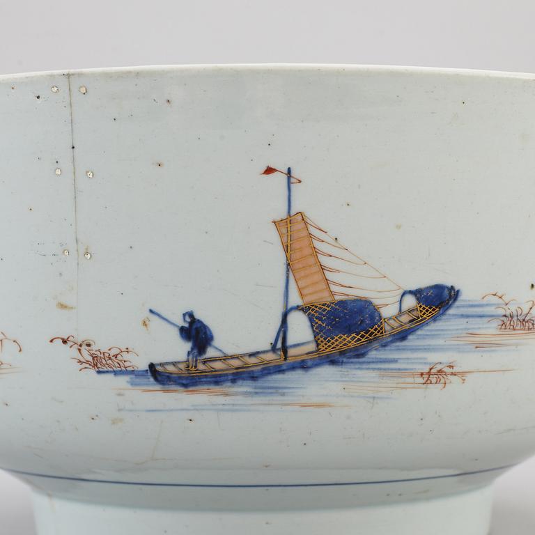 A large blue and white fish bowl/punch bowl, Qing dynasty, 18th Century.