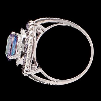 RING, sterlingsilver, blå tanzaniter tot ca 1.50 ct, färgad topas ca 5.00 ct.