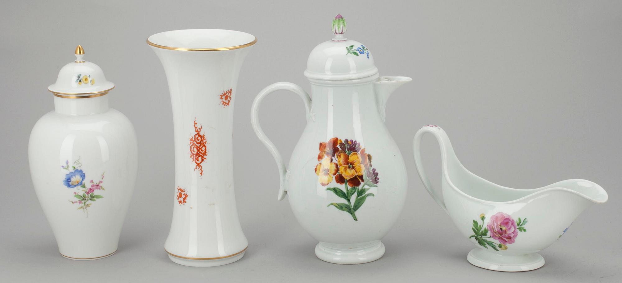 VAS, KANNOR 2 st, BOJAN, porslin, Meissen 1900-tal.