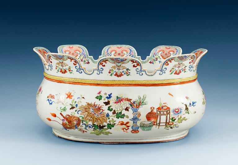 A large famille rose wine cooler/monthieth, Qing dynasty, Qianlong (1736-95).