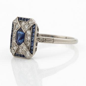Platinum ring with sapphires and octagon-cut diamonds, Art Deco.