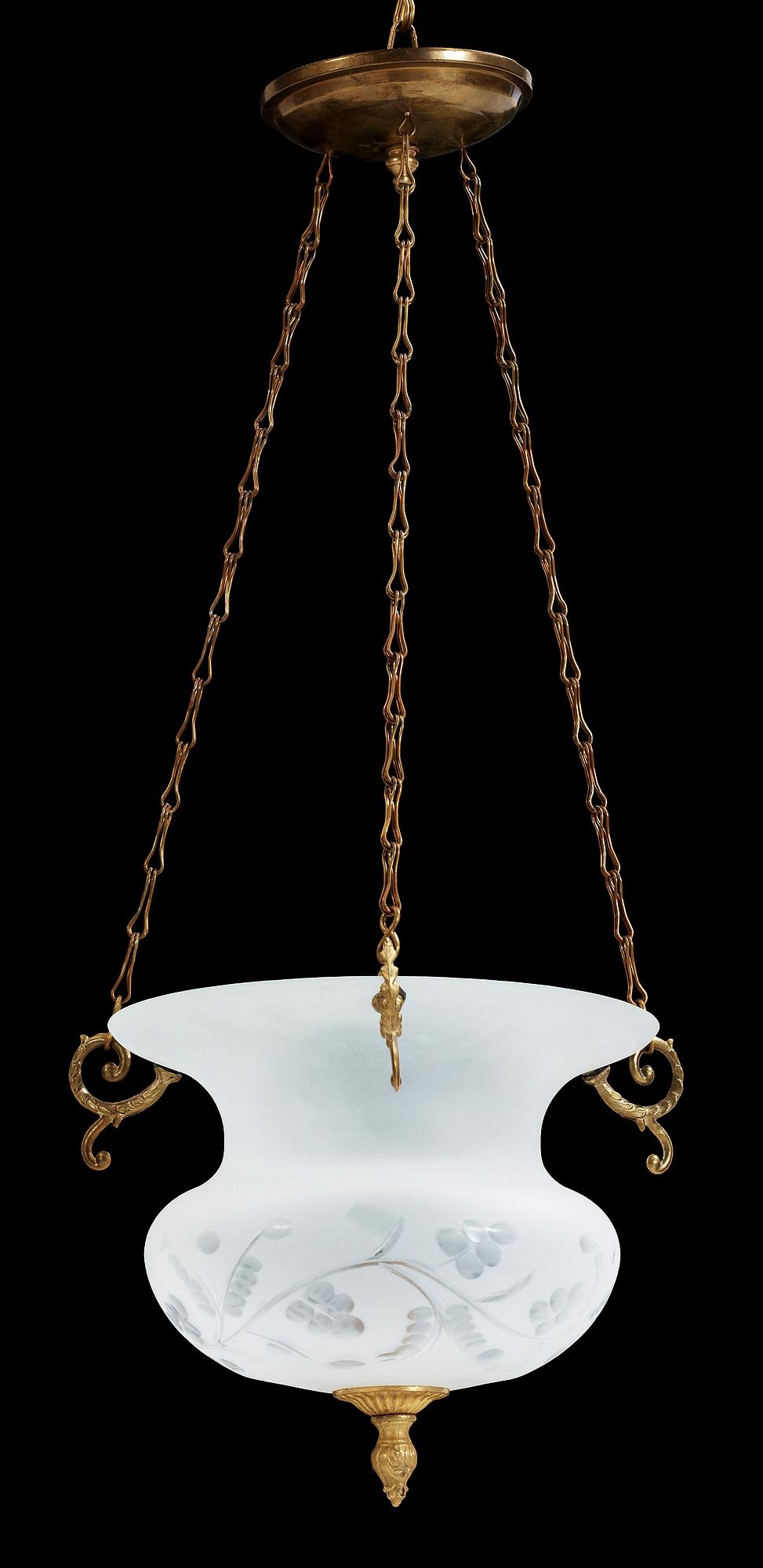 AMPEL, empirestil, 1900-talets andra hälft. Höjd: 62 cm.