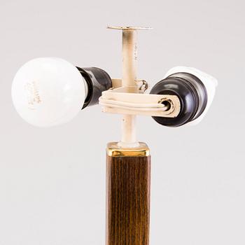 Paavo Tynell, BORDSLAMPA, modell 5066, Taito Oy, 1900-talets mitt.