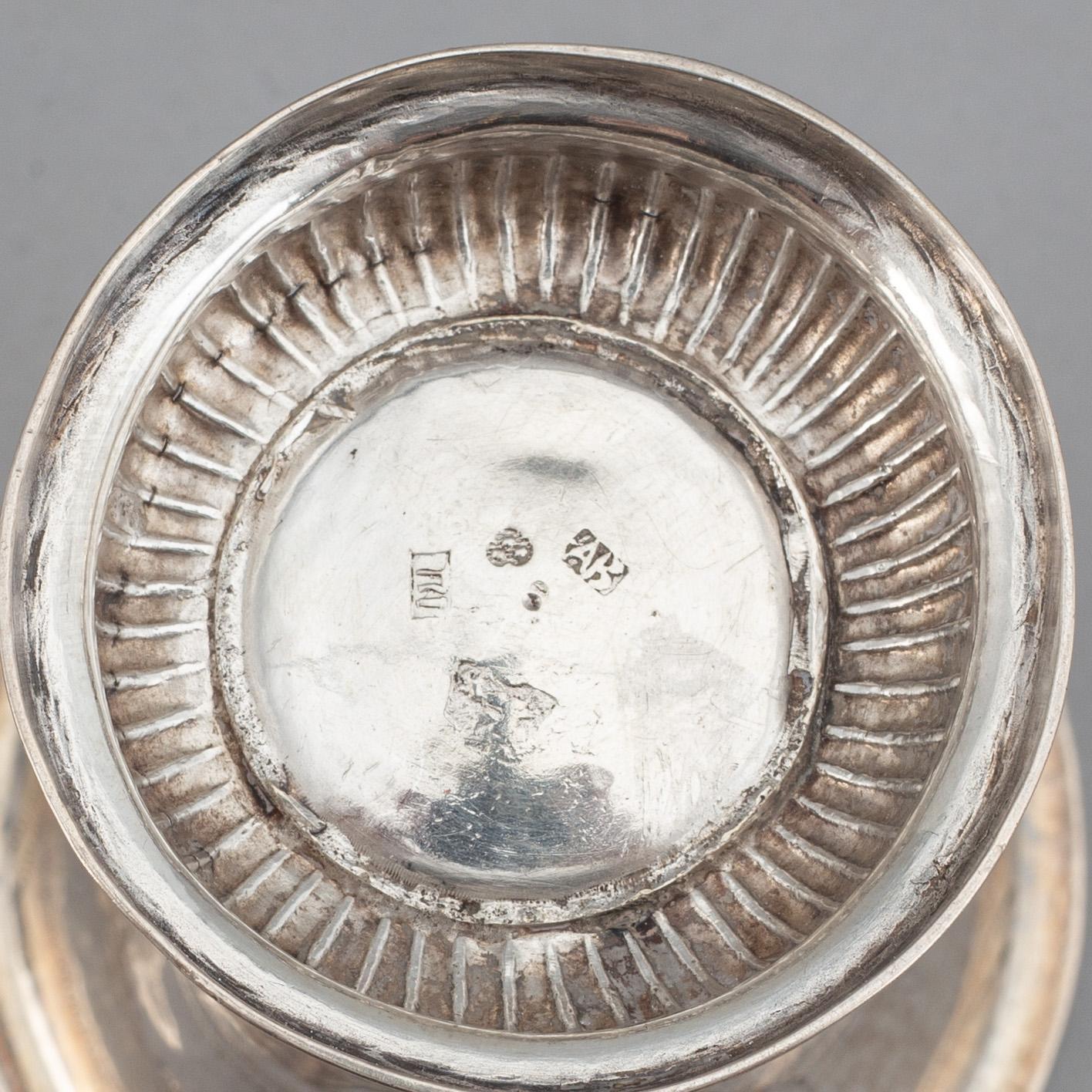 A mixed lot of four Swedish silver beakers, 1797-1818.