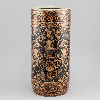 PARAPLYSTÄLL, porslin, 1900-talets andra hälft.