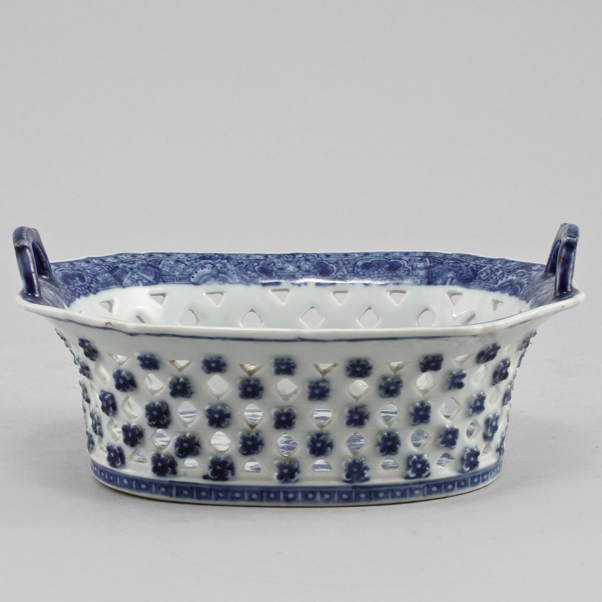 GALLERSKÅL, porslin, Kina, 1800-talets första del.