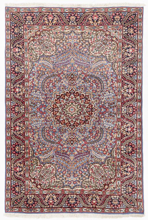 Matta, Kirman, ca 290 x 195 cm.