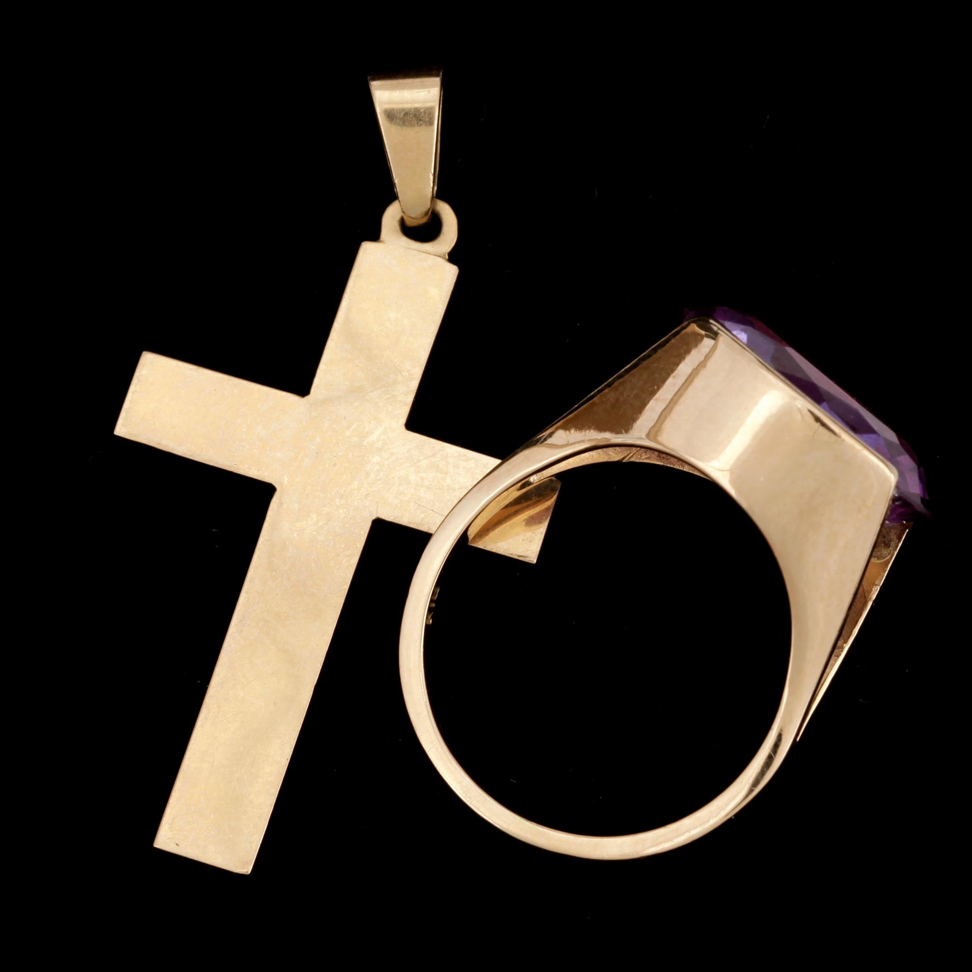 RING samt HÄNGE, 18k guld bla med lila spinell. Total vikt ca 7 gram.