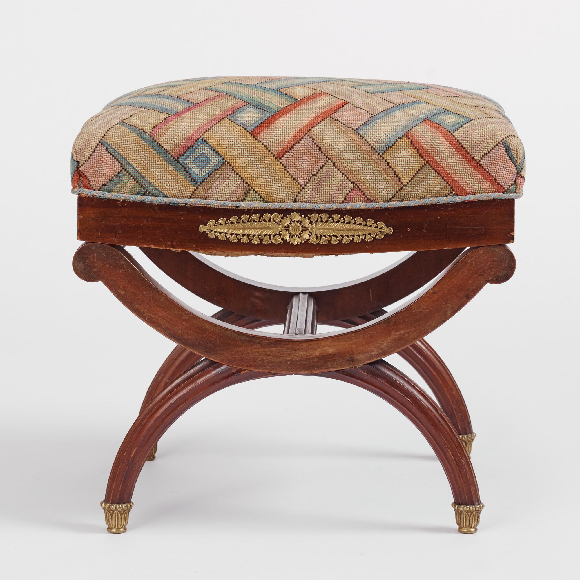 Taburett, Frankrike, sent 1800-tal, Empirestil.