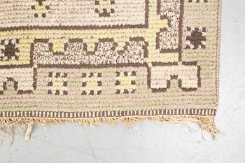 Märta Måås-Fjetterström, a carpet, "Eken", knotted pile, ca 309 x 205-209 cm, signed MMF.