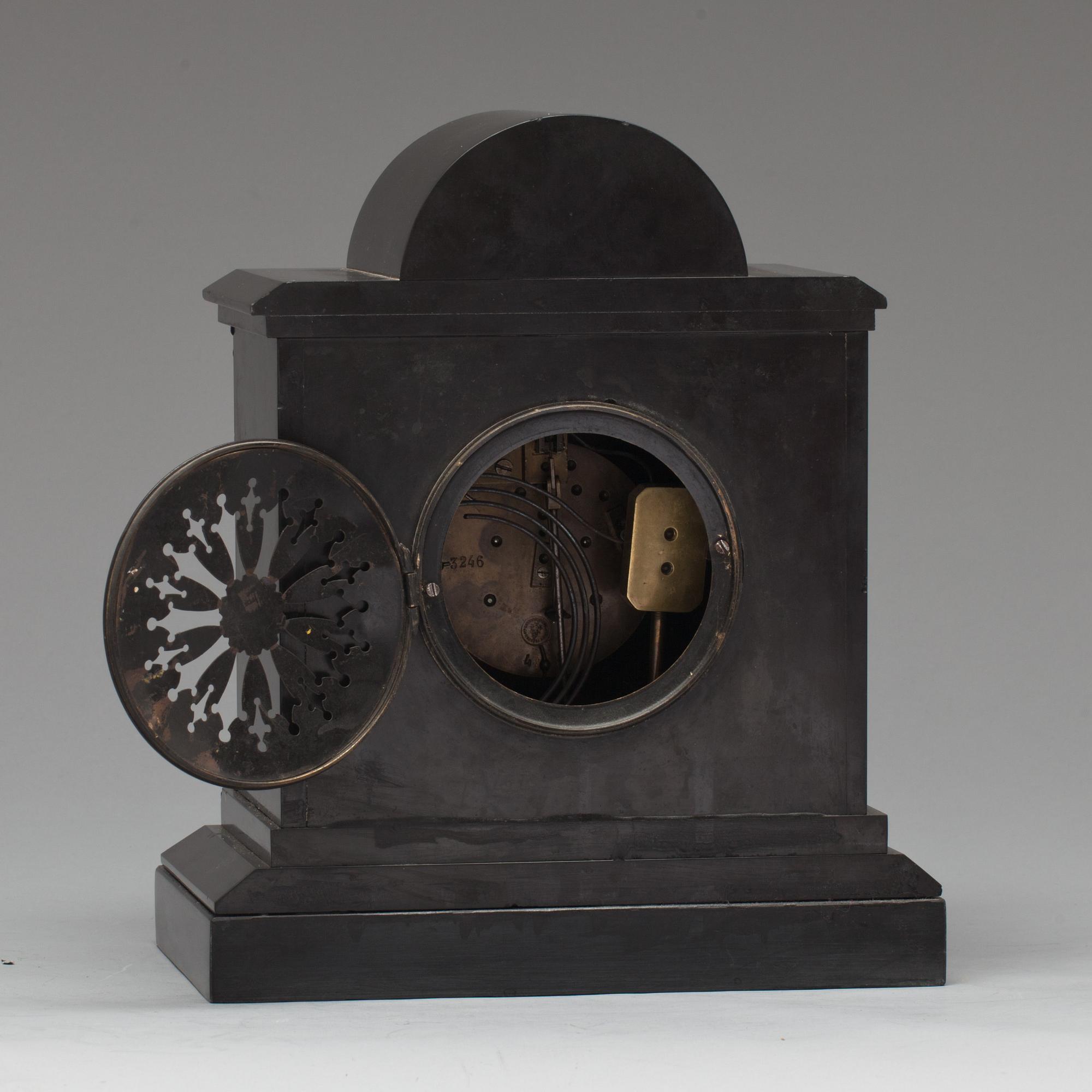 BORDSPENDYL, 1900-talets första hälft.