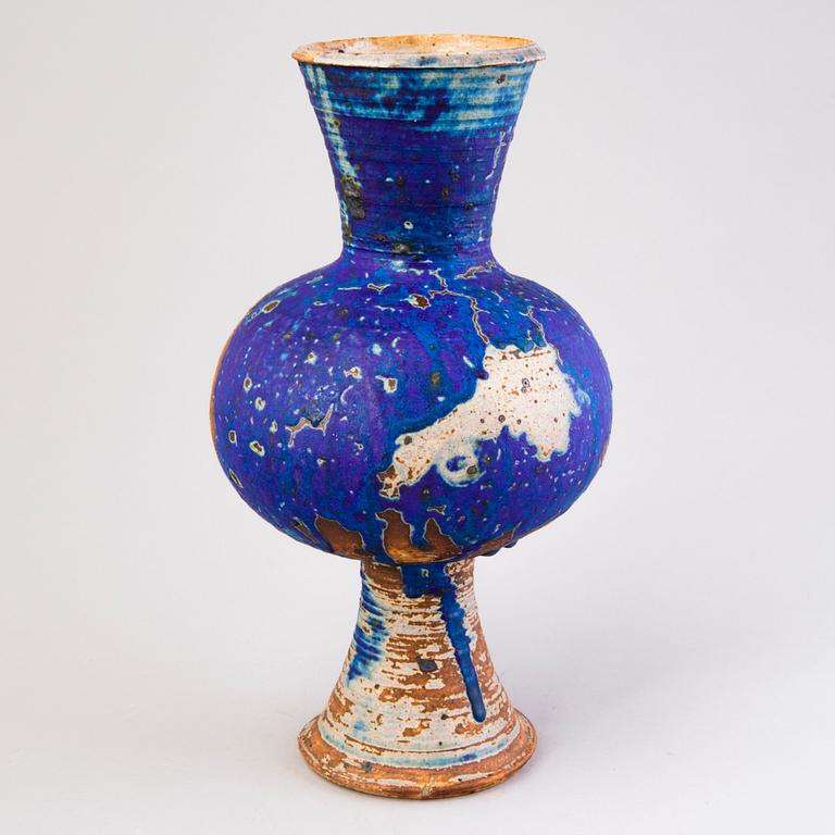 KYLLIKKI SALMENHAARA, A vase signed KS. Arabia, c. 1957-1959.