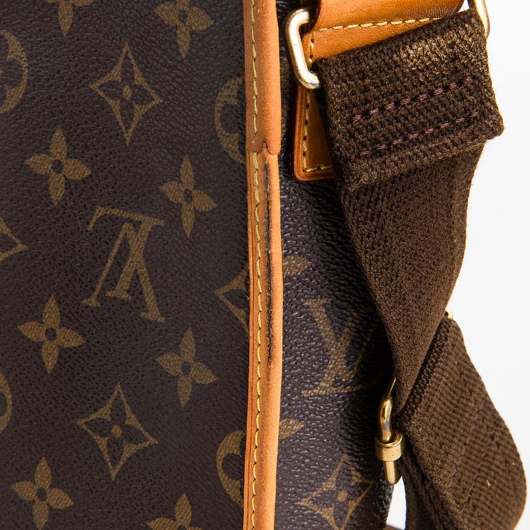 Louis Vuitton, A 'Bosphore Messenger PM' bag.