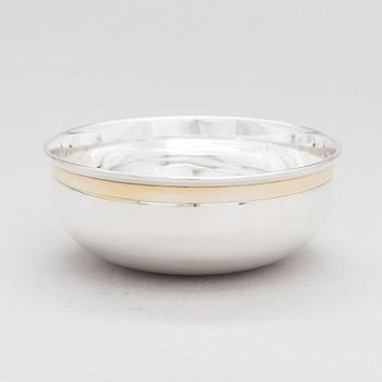 Pekka Piekäinen, parcel-gilt silver bowl, Tarkiainen, Helsinki 1981.