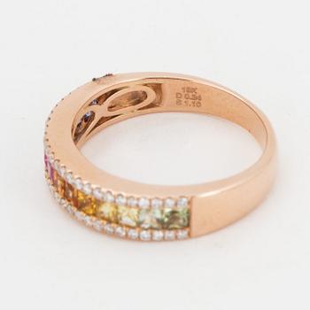 RING, med olikfärgade safirer och briljantslipade diamanter.